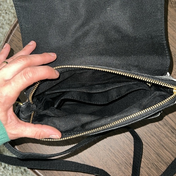 Fossil Crossbody bag slightly used, but like new - Picture 3 of 3